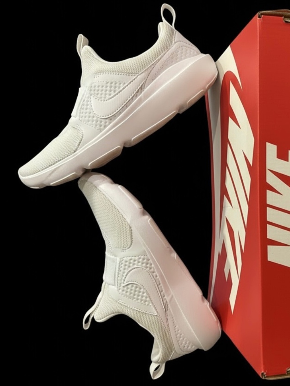 Nike AD Comfort Womens 7.5 White Slip On Sneakers Lightweight Walking Shoes
